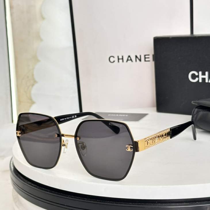 Picture of Chanel Sunglasses _SKUfw77710460fw